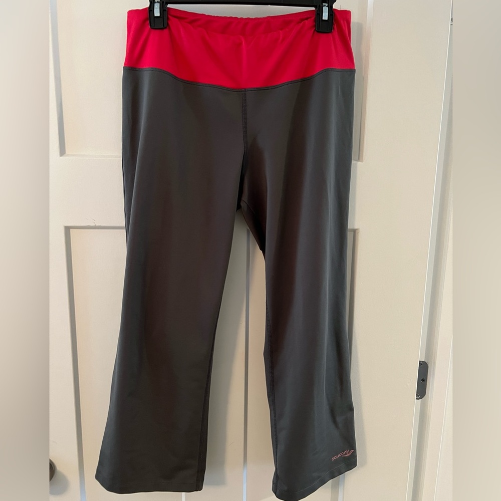 Women’s Saucony workout pants